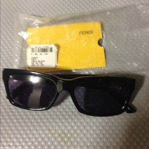 ⏲⏳FENDI 1Day final sale they have scuffs 💃🏻😱